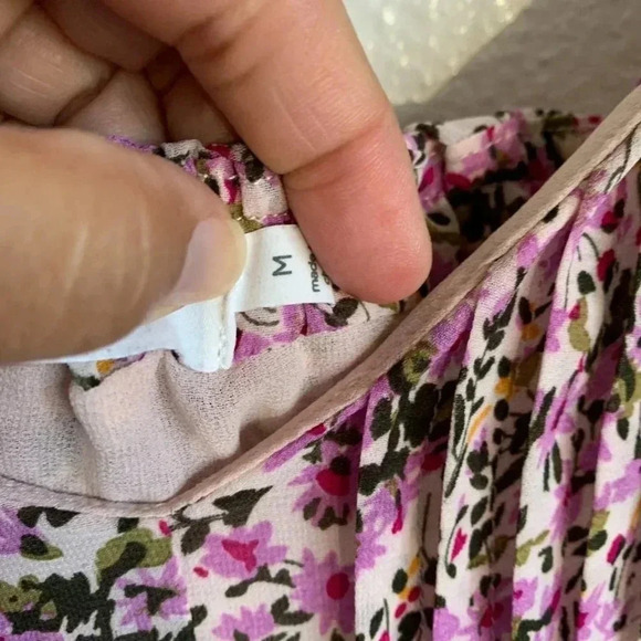 ASTR The Label  Lavender Multi Floral Cami Top (M) - Picture 4 of 8